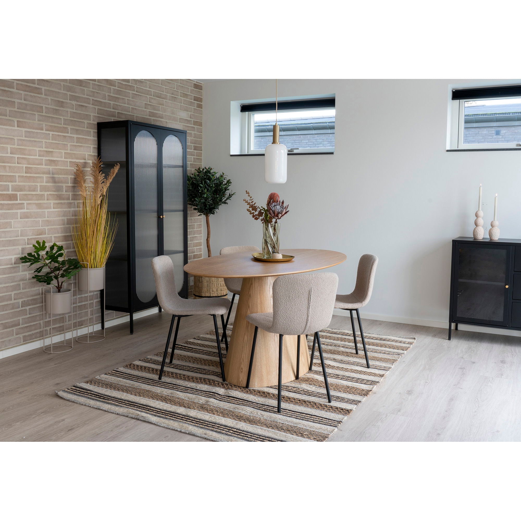 Bolton – Ovaler Esstisch mit Walnussfurnier, Dunkelbraun, 90×160×75 cm